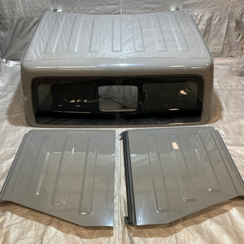 2020-2024 Jeep Gladiator JT OEM Removable Hard Top Assembly w/ Freedom Panels / Sting-Gray JT002