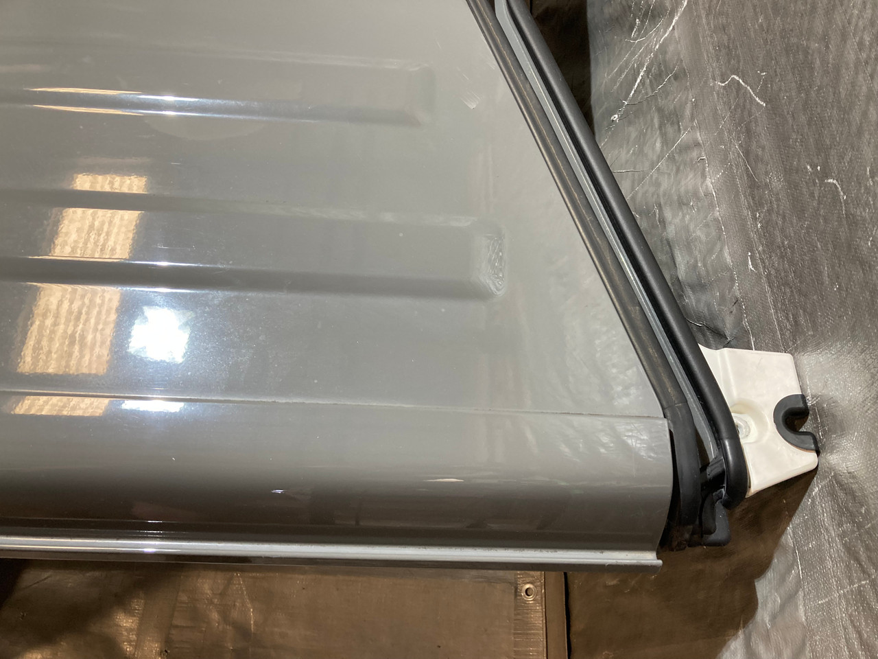 2020-2024 Jeep Gladiator JT OEM Removable Hard Top Assembly w/ Freedom Panels / Sting-Gray JT002