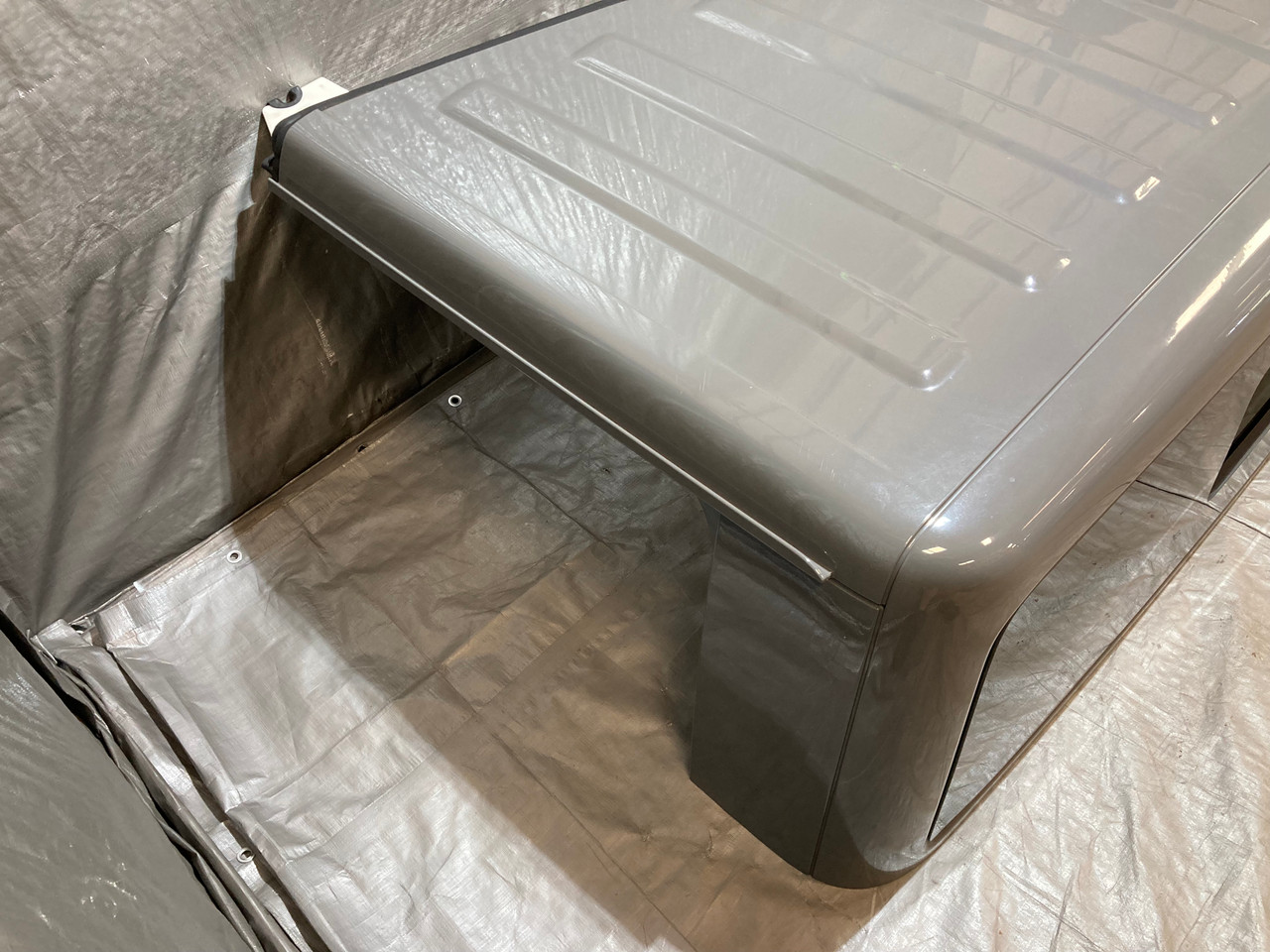 2020-2024 Jeep Gladiator JT OEM Removable Hard Top Assembly w/ Freedom Panels / Sting-Gray JT002