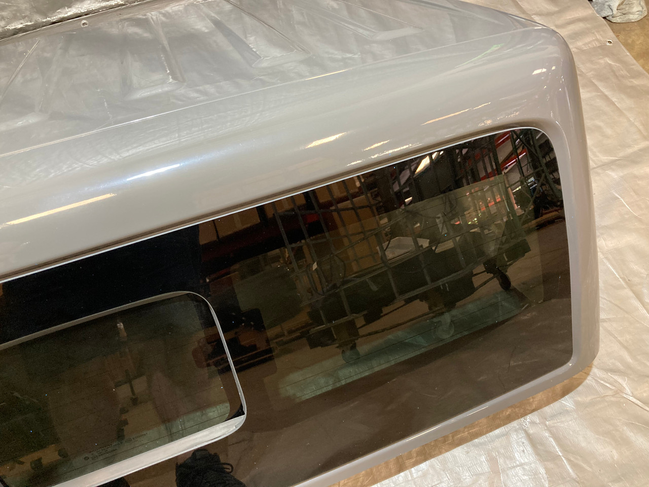 2020-2024 Jeep Gladiator JT OEM Removable Hard Top Assembly w/ Freedom Panels / Sting-Gray JT002