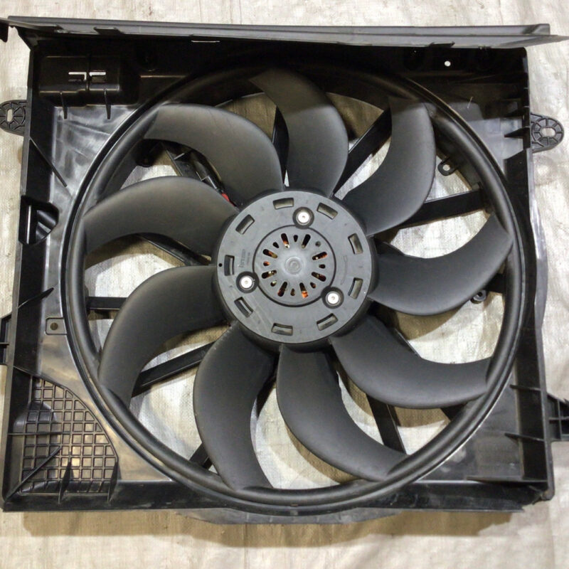 2018-2021 Jeep Wrangler JL 2.0l Radiator Cooling Fan w/ Shroud / 68272755AD / 94K JL001