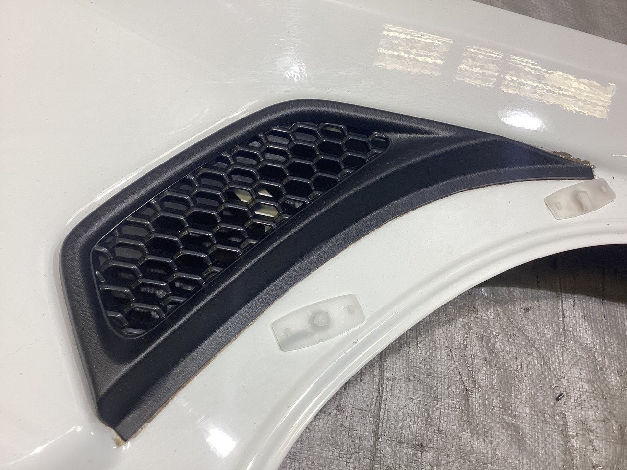 2018-2023 Jeep Wrangler JL Passenger Front Fender Apron Panel / Bright White JL009