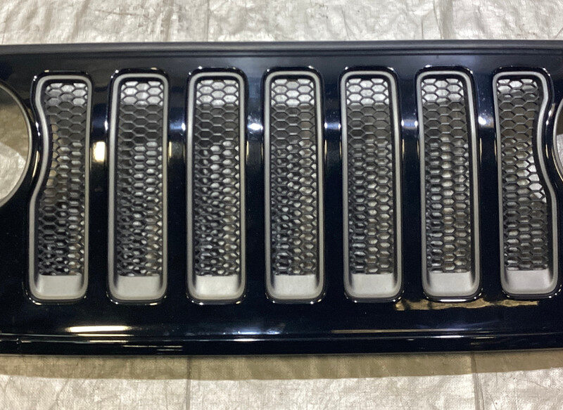 2018-2023 Jeep Wrangler JL OEM Grille Assembly w/ Gray Trim / Black JL008