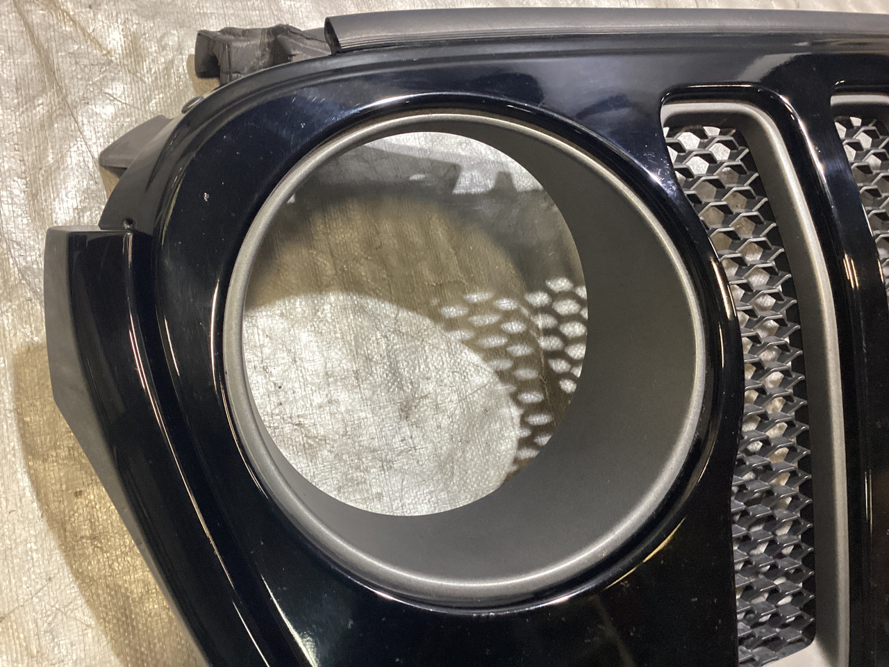 2018-2023 Jeep Wrangler JL OEM Grille Assembly w/ Gray Trim / Black JL008