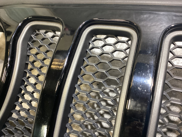2018-2023 Jeep Wrangler JL OEM Grille Assembly w/ Gray Trim / Black JL008