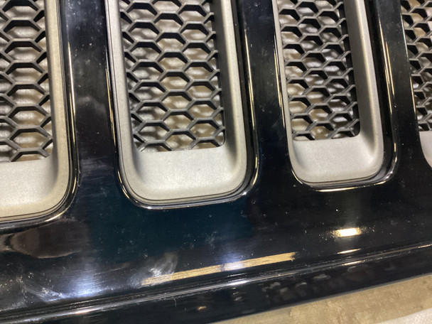 2018-2023 Jeep Wrangler JL OEM Grille Assembly w/ Gray Trim / Black JL008