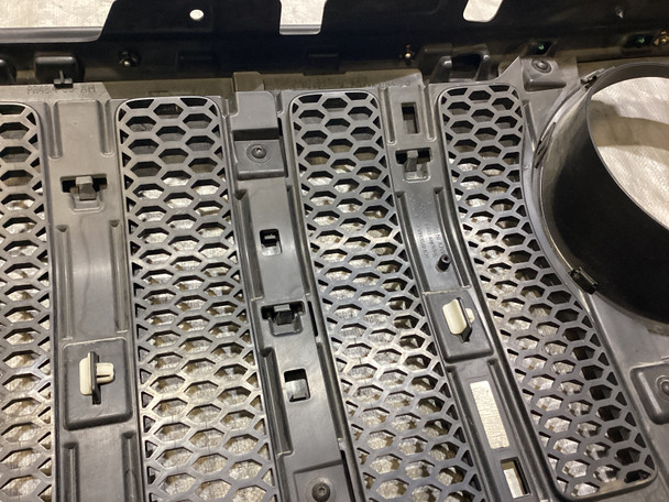 2018-2023 Jeep Wrangler JL OEM Grille Assembly w/ Gray Trim / Black JL008