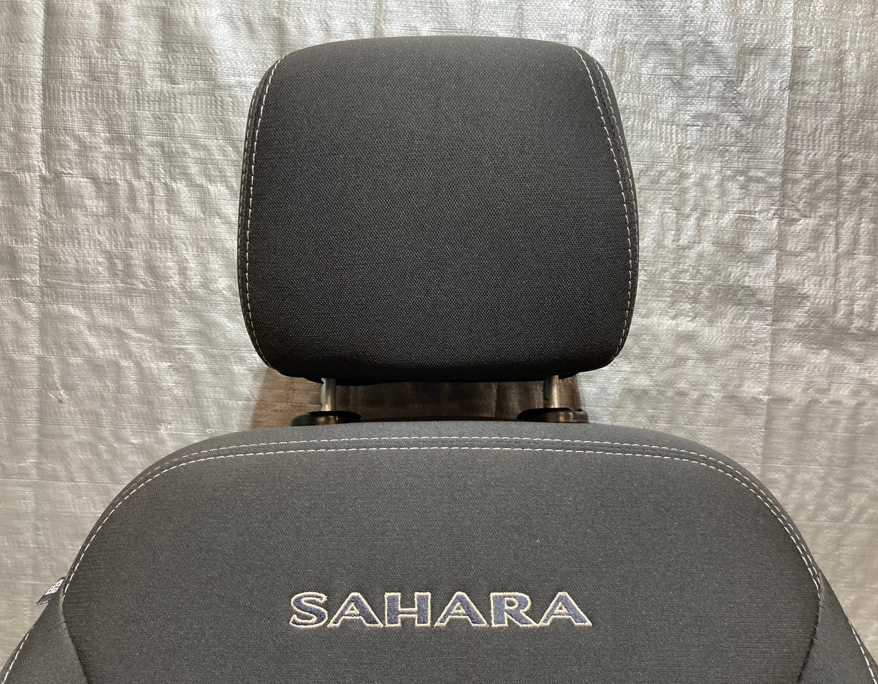 2013-2018 Jeep Wrangler JK Unlimited 4DR Sahara Passenger Front Seat / Black Cloth / JK011