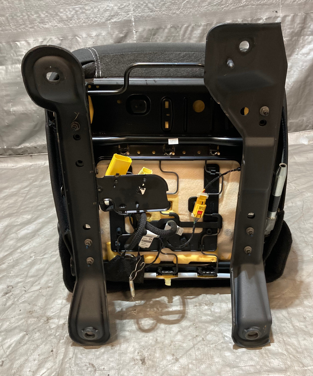 2013-2018 Jeep Wrangler JK Unlimited 4DR Sahara Passenger Front Seat / Black Cloth / JK011