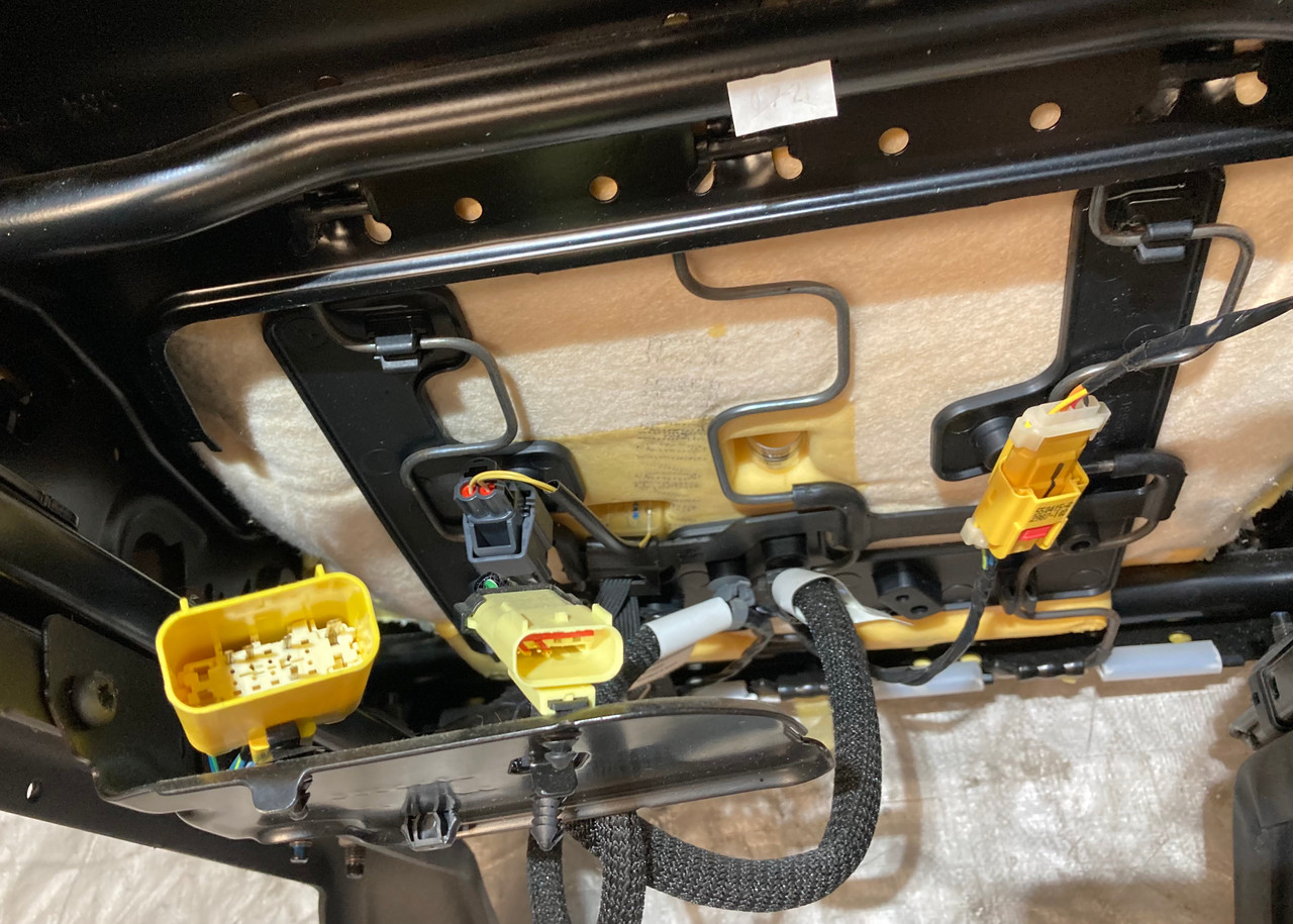 2013-2018 Jeep Wrangler JK Unlimited 4DR Sahara Passenger Front Seat / Black Cloth / JK011