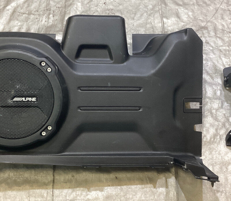 2018-2023 Jeep Wrangler JL Unlimited 4DR OEM Alpine Audio Subwoofer w/ Housing Panel / JL008