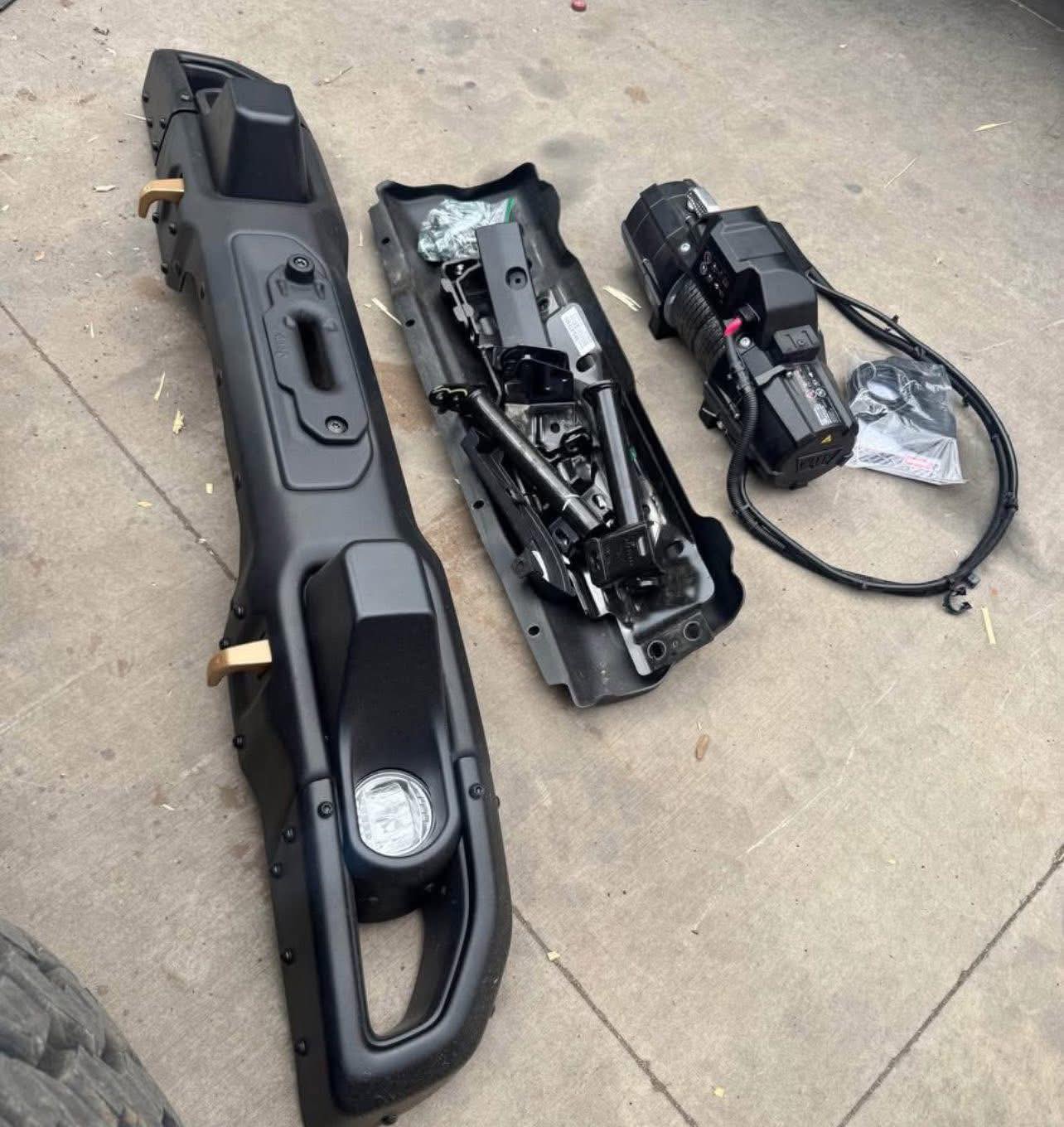 Jeep Wrangler JL / Gladiator JT Front Bumper with Warn EVO 10K Winch