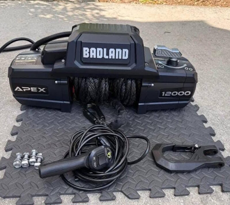 Badland Apex 12,000 lb Winch – Complete Kit